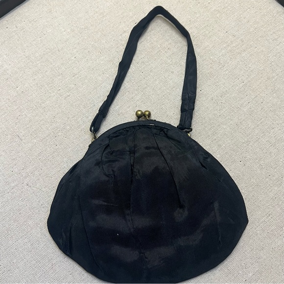 Antique/vintage Victorian style small black clutch purse - Picture 3 of 6